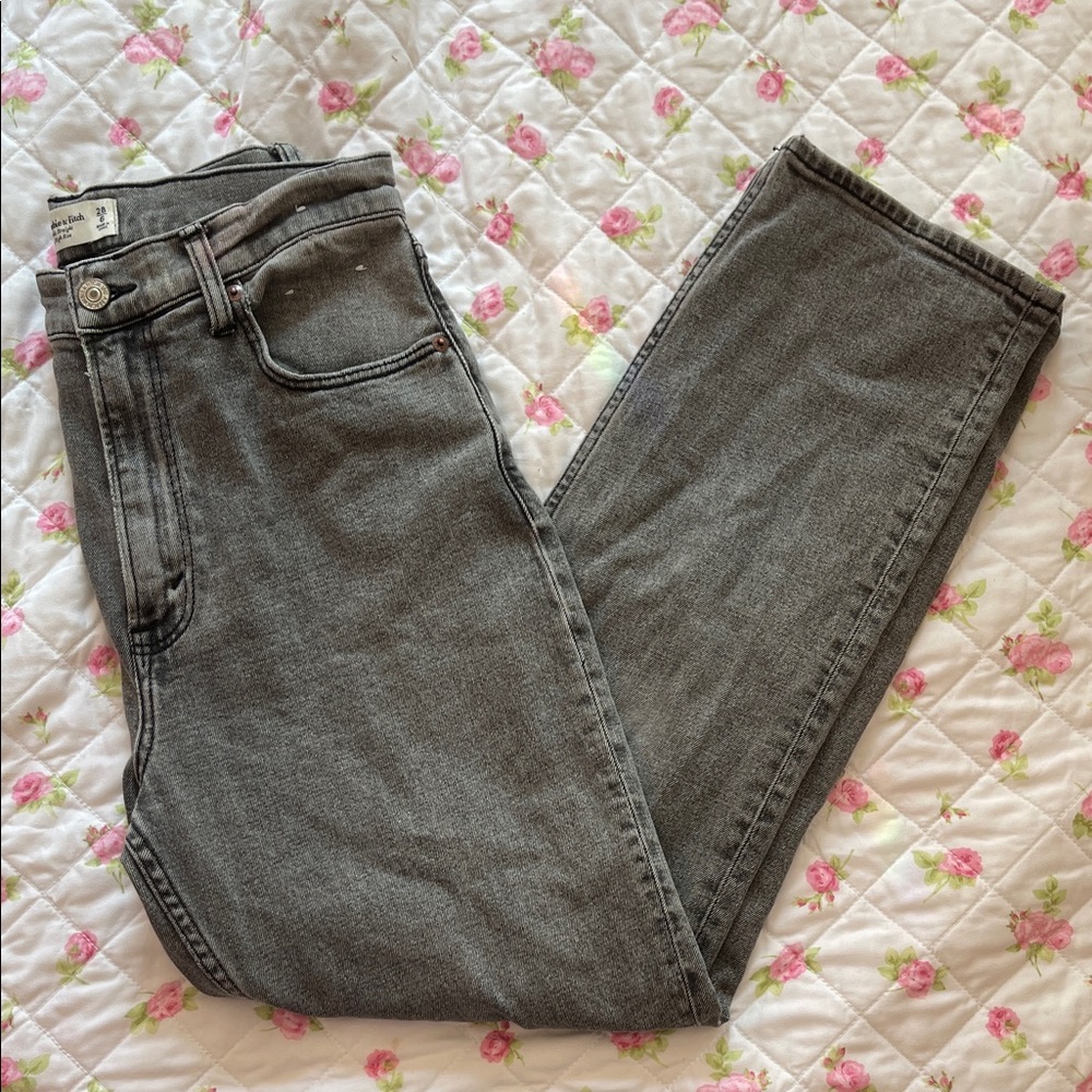 Straight Jeans